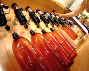 Российские пивовары отказываются выпускать пиво в больших пластиковых бутылках