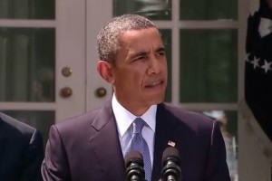 Обама признался, что бросил курить «потому что боится супруги»